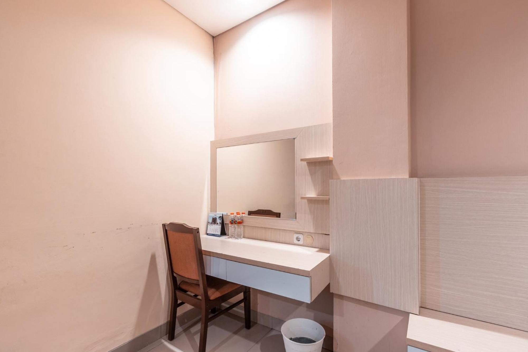 Collection O Hotel Igloo Bekasi Exterior foto